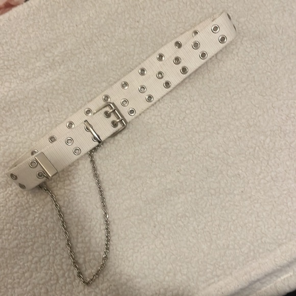 LF white belt with chain - Picture 2 of 2
